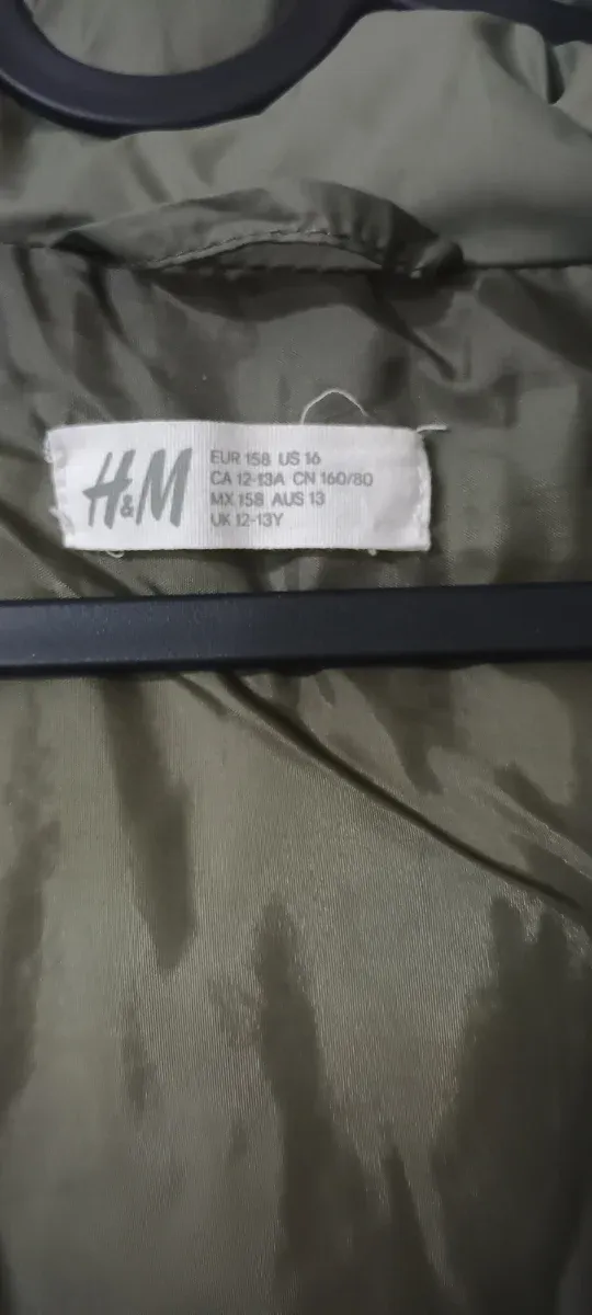 Abrigo plumífero H&M verde