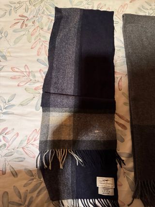 3 Bufandas:  1 PDH 1 Caramelo 1 Burberry