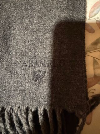 3 Bufandas:  1 PDH 1 Caramelo 1 Burberry