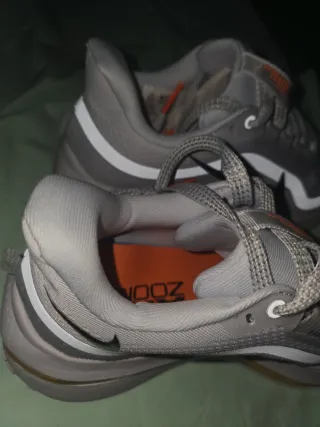 Deportivo Nike Gris Talla 42