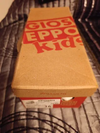 Sandalias GIOS EPPO niña blancas y doradas T36