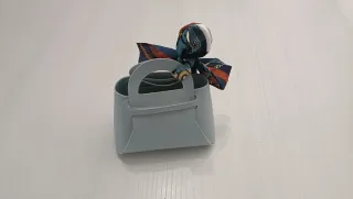 Bolsos para detalles con pañuelo. (Sin marca)