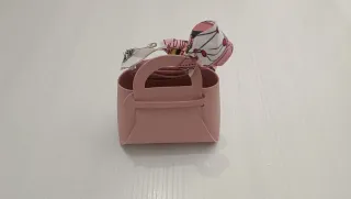 Bolsos para detalles con pañuelo. (Sin marca)