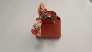 Bolsos para detalles con pañuelo. (Sin marca)
