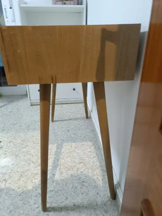 Aparador de madera con 2 cajones