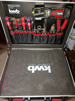 Valigetta attrezzi KWB rossa e argento
