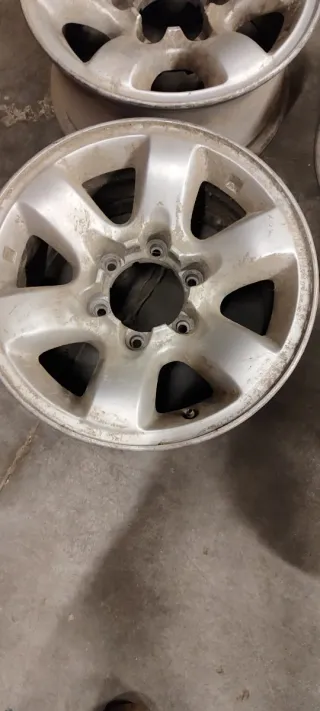 Llantas Nissan Patrol GR Y61 16