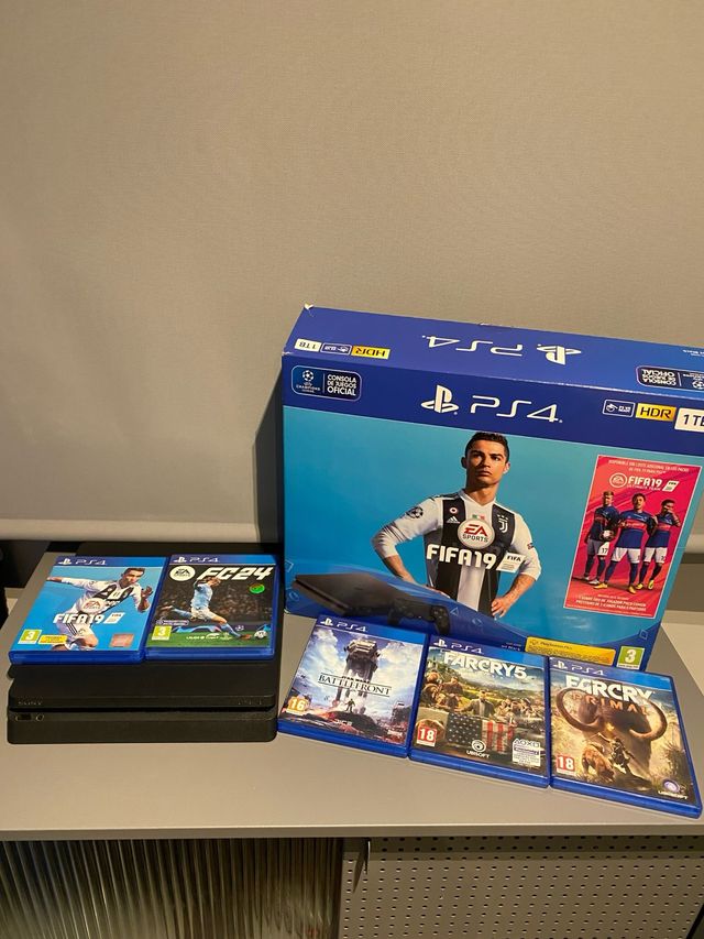 PS4 (PlayStation 4) + 5 Juegos