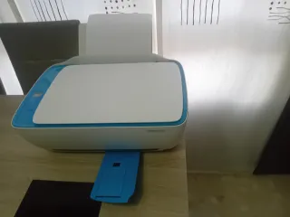 Impresora HP Blanca y Azul