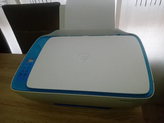 Impresora HP Blanca y Azul