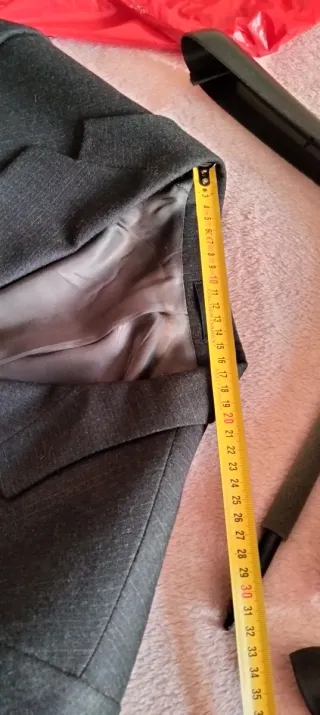 Traje de 3 piezas gris muy buen estado.