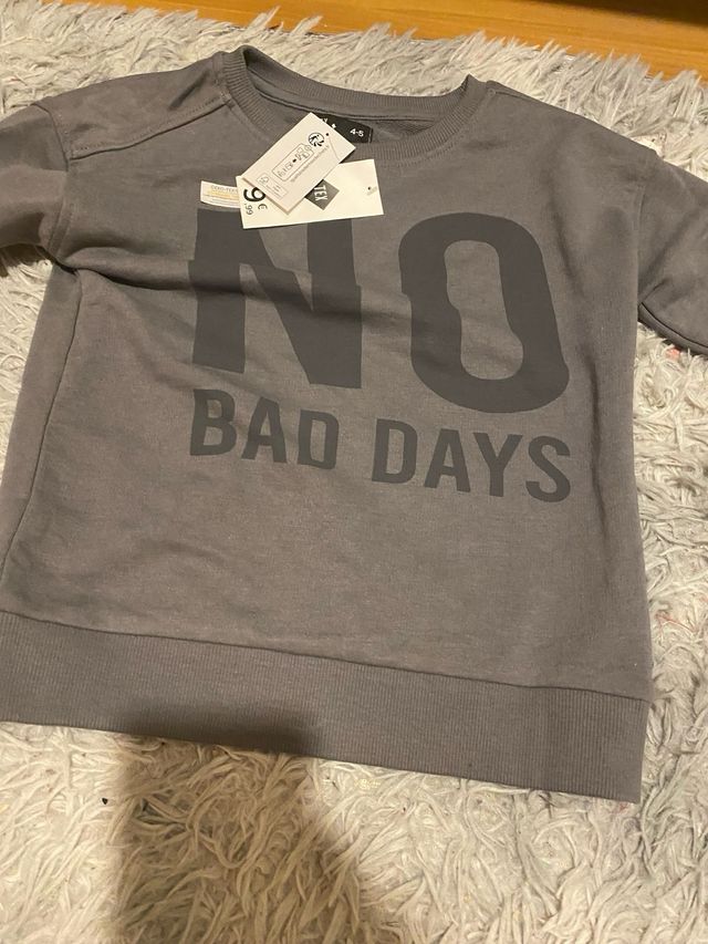 Conjunto 2 sudaderas 4-5 años con etiquetas