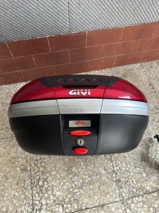 Baúl Givi y Soporte Kawasaki Z750