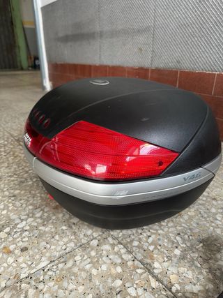 Baúl Givi y Soporte Kawasaki Z750