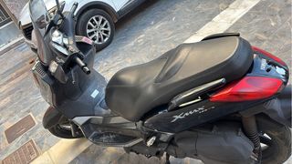 Moto Yamaha Xmax Negra. 125 año 2009