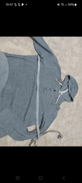 Maglioncino con cappuccio grigio