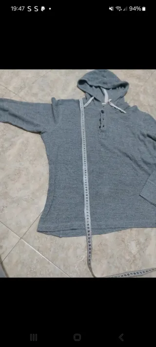 Maglioncino con cappuccio grigio