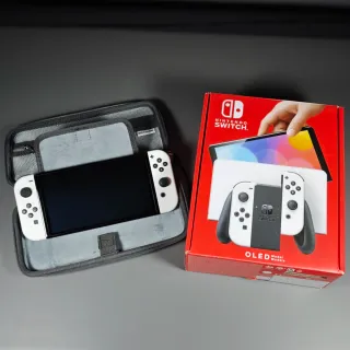 COMO NUEVA: Nintendo Switch OLED + Accesorios