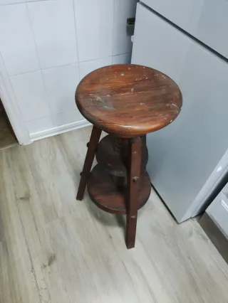 Taburete de madera elevable