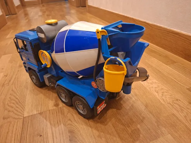 Camion Betoniera Bruder