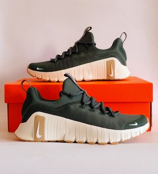 T38.5 - Women´s Nike Free Metcon 6 - vintage green