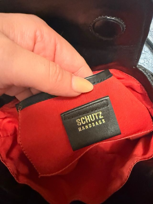 Bolso Piel Schutz Negro