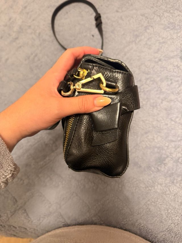 Bolso Piel Schutz Negro