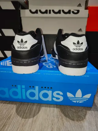 Adidas Rivaley Low Talla 44 sin estrenar