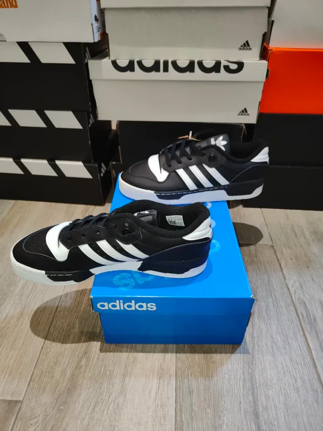 Adidas Rivaley Low Talla 44 sin estrenar