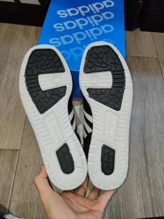 Adidas Rivaley Low Talla 44 sin estrenar