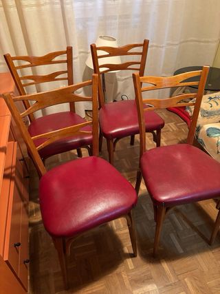 Mesa extensible comedor + 4 sillas