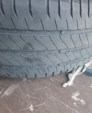 Rueda Michelin Buen Estado. 235/65 R 16 C.
