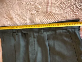 Pantalón de vestir hombre azul verdoso.
