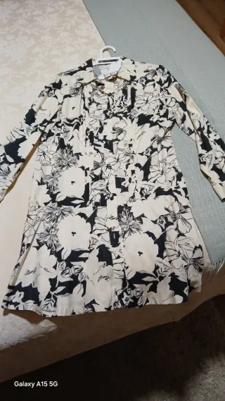 Vestido estampado floral blanco y negro