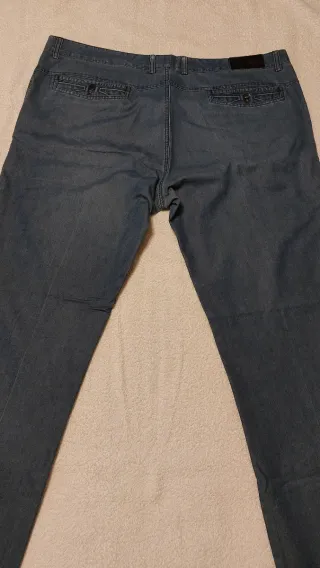 Vaqueros finos hombre