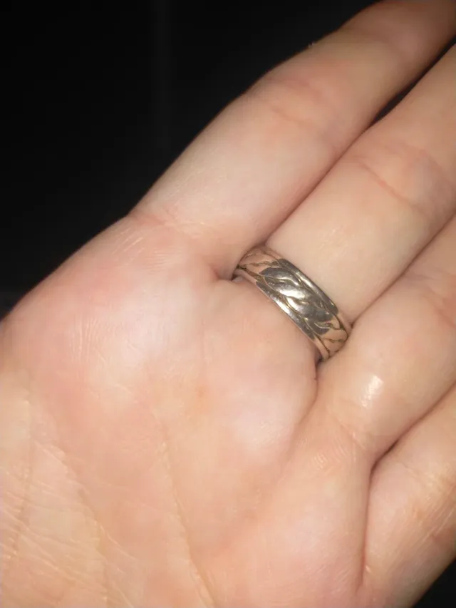 Anello argentato con design intrecciato taglia 14/54