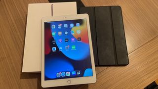 IPAD AIR 2 64GB WIFI + CELLULLAR + FUNDA