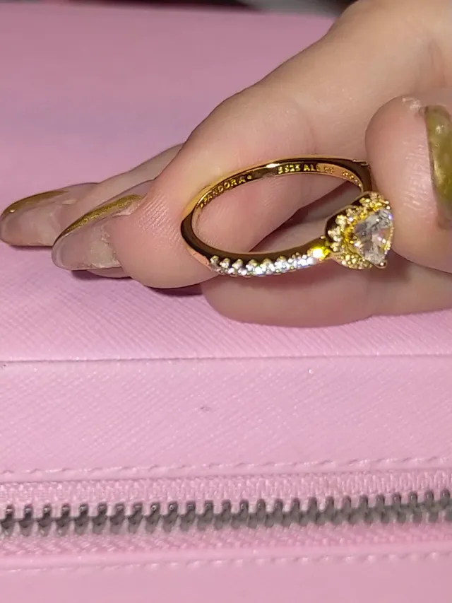 Anello Pandora Cuore Dorato con Zirconi