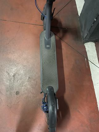 Patinete eléctrico Xiaomi con cargador