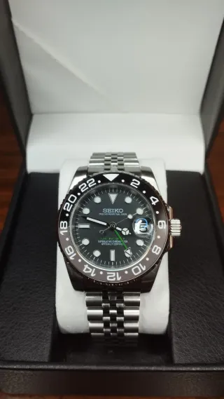 Reloj Seiko Mod GMT-Master II Bruce Wayne Negro