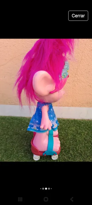 Muñeca Poppy Trolls con Corona y Vestido Azul