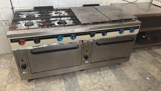 Cocina Industrial 8 Fuegos + 2 Hornos