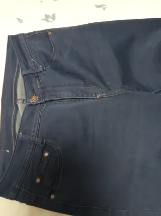 Pantalones vaqueros azul marino