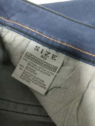 Pantalones vaqueros azul marino