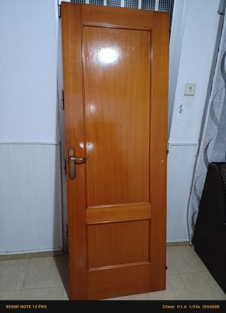 3 Puertas Madera nuevas 40 cada  altura 203  x72