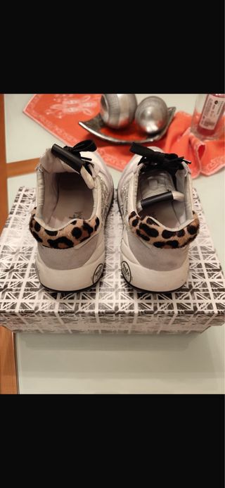 Bambas Premiata blancas grises y leopardo