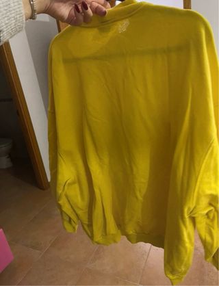 Sudadera Bershka Amarilla