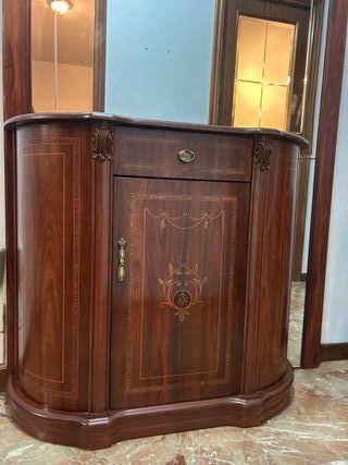 Recibidor con espejo de madera