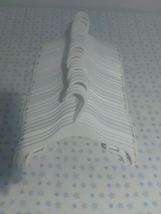 Perchas blancas para bebé (pack) 36 perchas