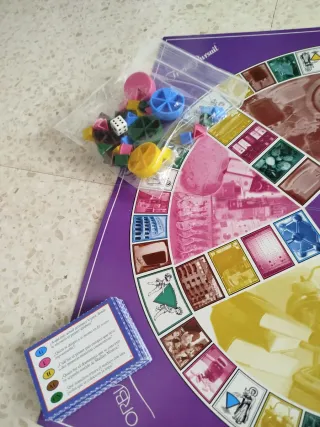 Juego de mesa Trivial Pursuit Genus